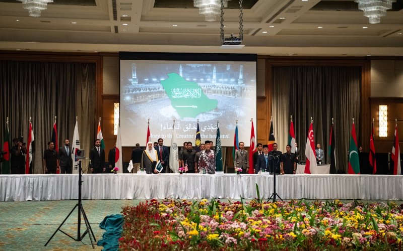 برعاية دولة رئيس الوزراء الماليزي الأمين العام لرابطة العالم الإسلامي يدشن مجلس علماء آسْيان