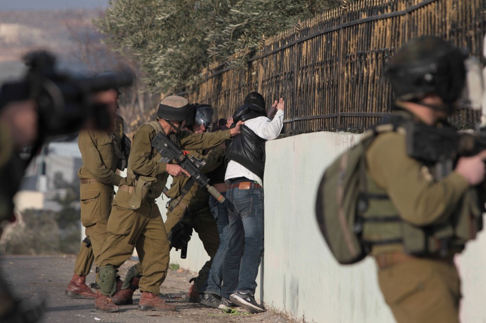 اعتقالات لفلسطينيين