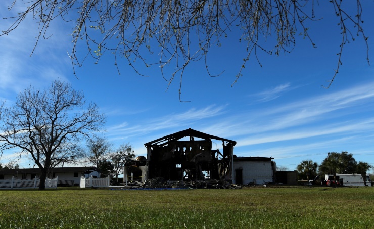السجن 25 عاما لأمريكي أضرم النيران بمسجد في تكساس بدافع الكراهية 