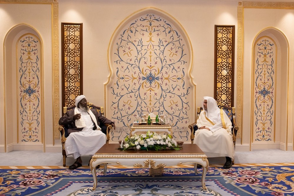 Le Secrétaire Général, Président de l'Organisation des savants musulmans cheikh Mohammad Alissa, a reçu au siège de la LIM, cheikh Haji Ibrahim Tahfa, Président du Conseil Suprême des affaires