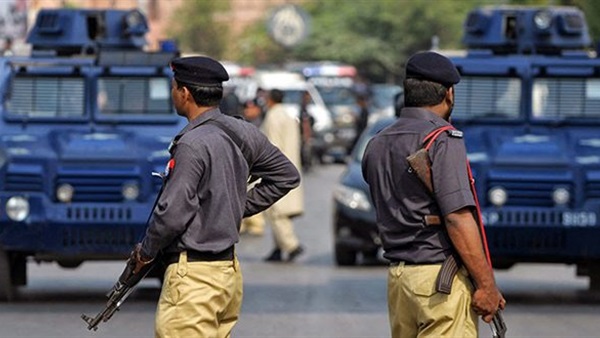 القوات الباكستانية تقضي على انتحاريين اثنين في باكستان