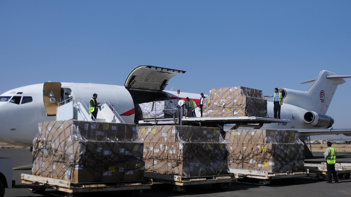 وصول 21 طنا من الأدوية والمستلزمات الطبية إلى اليمن