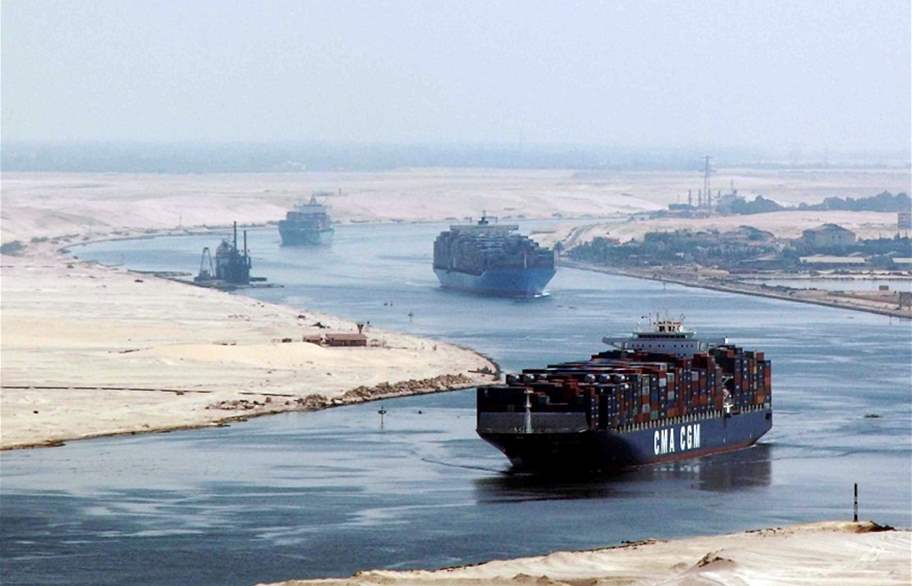  44 سفينة تعبر قناة السويس بحمولات 2.3 مليون طن