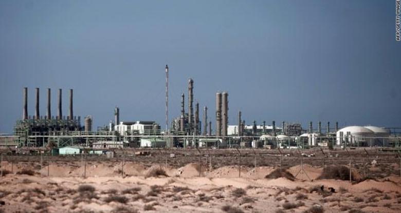 سلاح الجو الليبي يشن غارات مكثفة على تجمعات إرهابية بالقرب من الهلال النفطي
