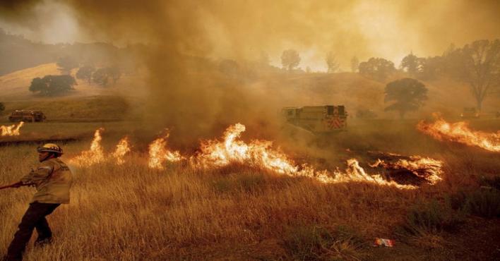 أوامر إجلاء إثر اندلاع حرائق غابات في شمال كاليفورنيا صحيفة معاد
