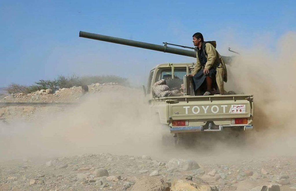 هجمات مدفعية للجيش اليمني على مواقع للمليشيا الحوثية في الجوف
