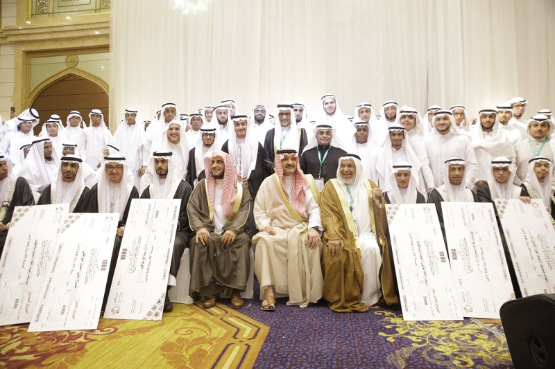 محافظ جدة السعودية يكرم 1000 حافظ وحافظة لكتاب الله