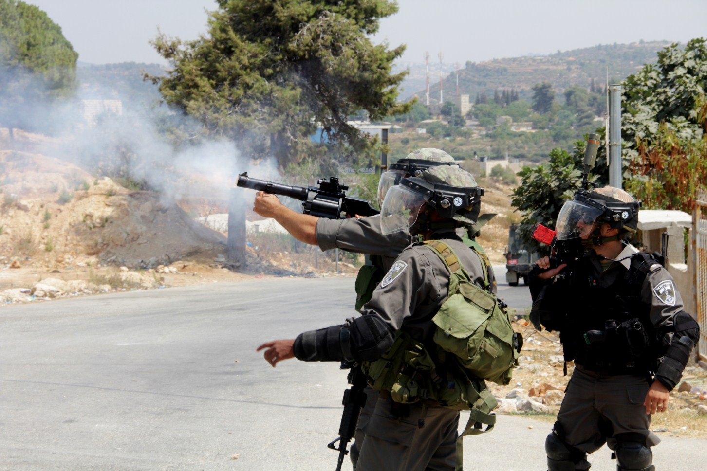 الاحتلال الإسرائيلي يقتحم مدرسة الخليل الأساسية
