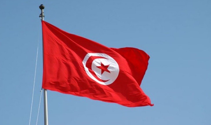 تونس ترفع رواتب الموظفين والنقابات تلغي الإضراب
