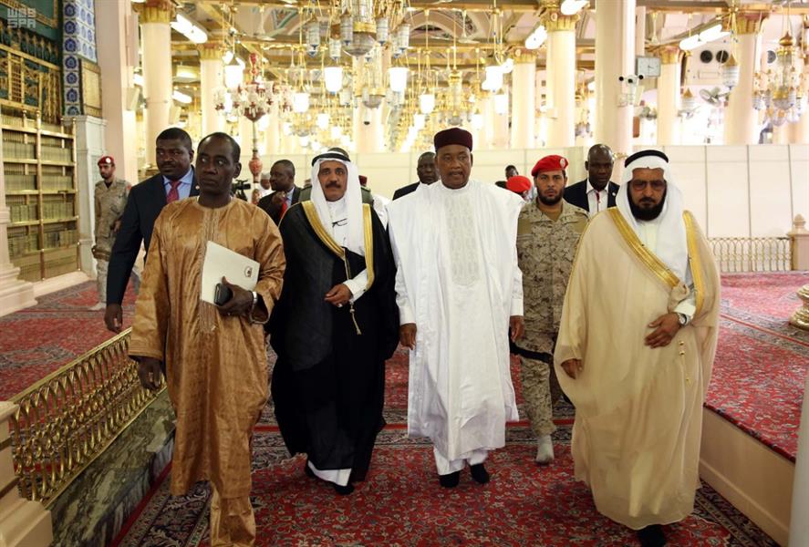 رئيس جمهورية النيجر يزور المسجد النبوي