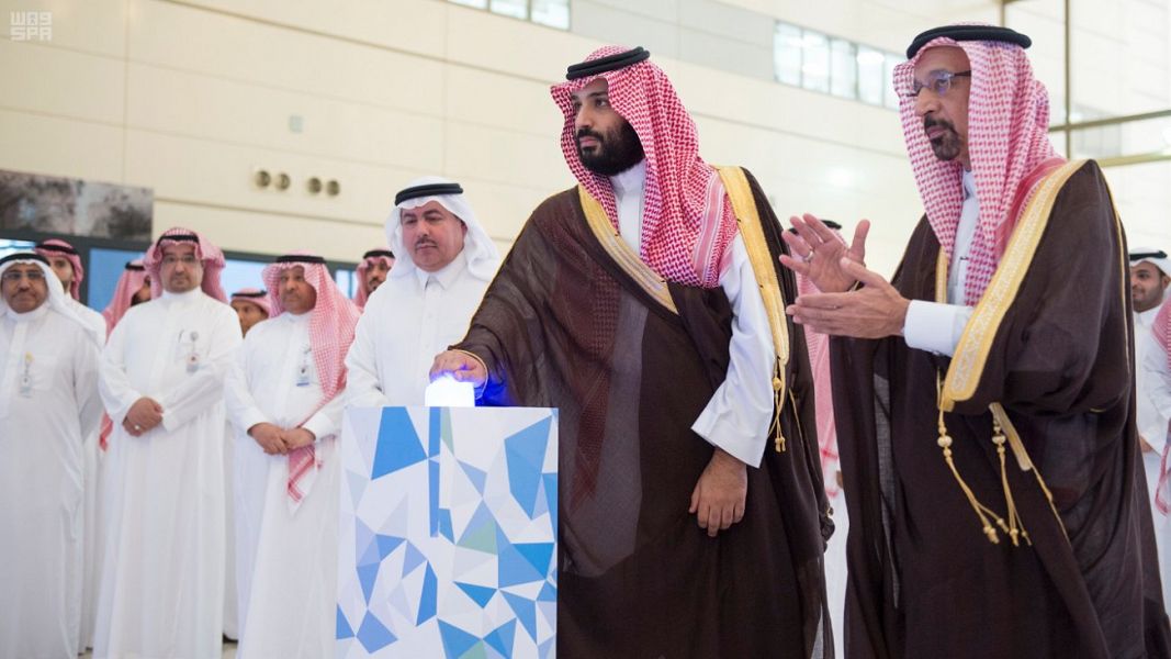 ولي العهد السعودي يدشن 7 مشاريع إستراتيجية 