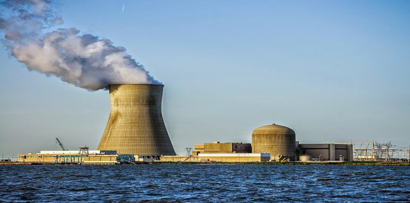 فرنسا تقلص اعتمادها على الطاقة النووية بحلول 2035