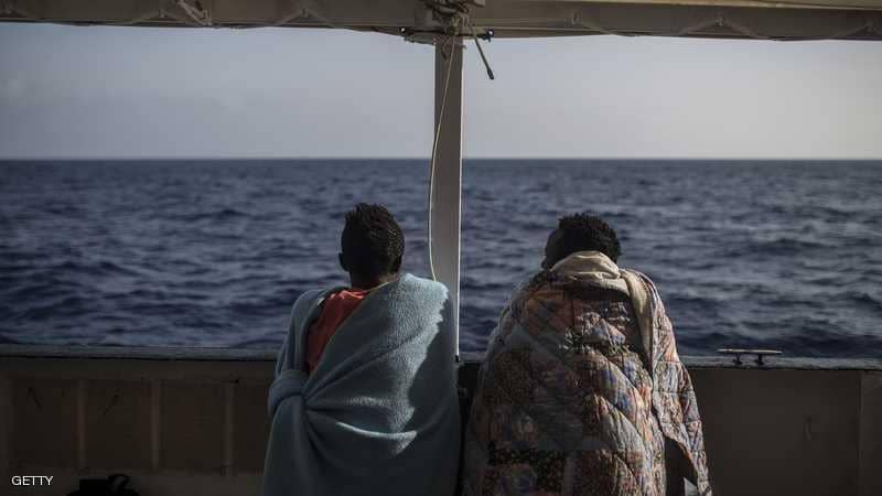 غرق 15 مهاجرا قرب الساحل الليبي.. ومصري يروي المأساة