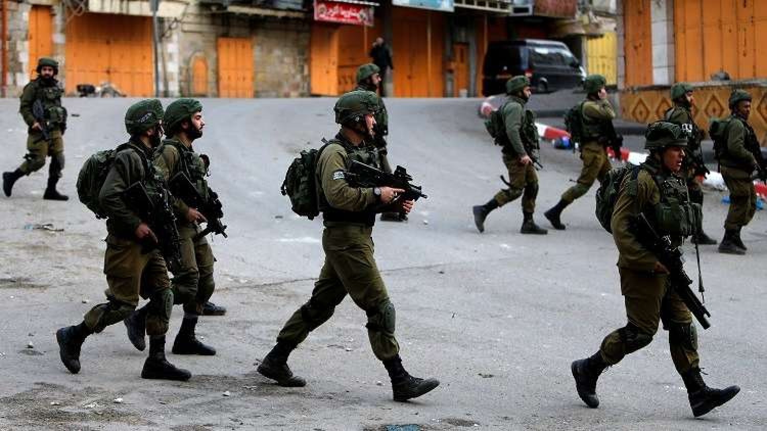 القوات الإسرائيلية تعتقل أربعة شبان فلسطينيين من القدس