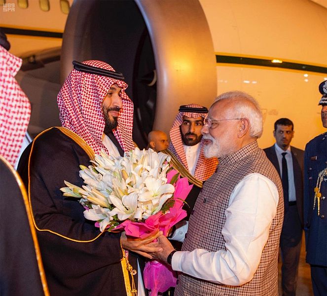 ولي العهد السعودي يصل الهند في زيارة رسمية