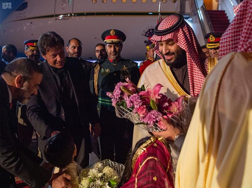 ولي العهد السعودي يصل باكستان في زيارة رسمية
