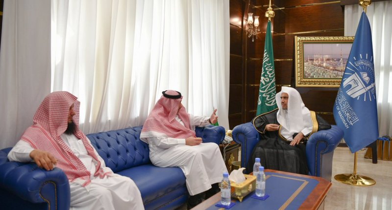 الأمين العام يشيد بجهود الجامعة الإسلامية وينوه بمهرجان الثقافات