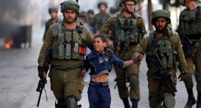 الاحتلال الاسرائيلي يعتقل 908 أطفال منذ بداية العام الجاري