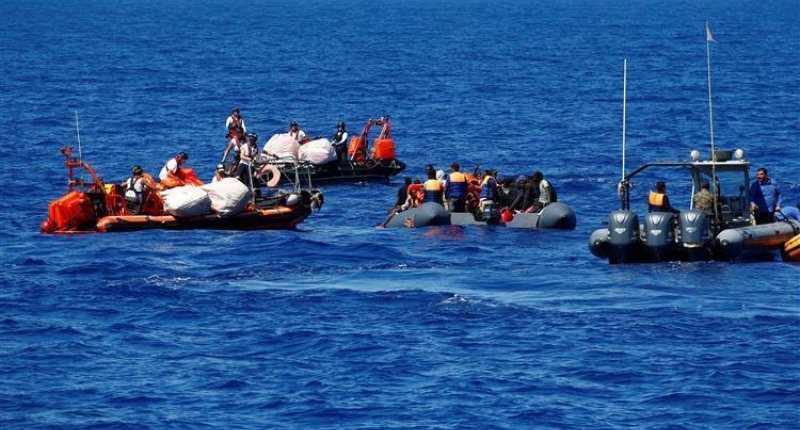 أسبانيا تنقذ 778 مهاجرا على متن 12 زورق غرب البحر المتوسط