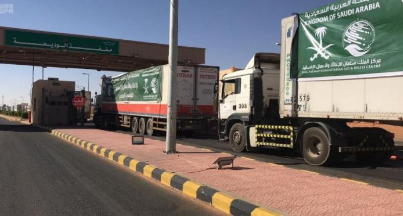 اليمن: عبور شاحنتي إغاثة من منفذ الوديعة في طريقهما إلى مأرب