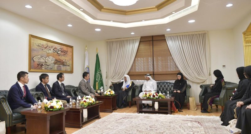 د.العيسى خلال استقباله الوفد الياباني