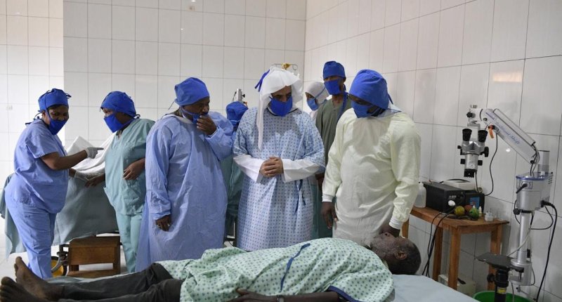 د. العيسى يشرف على برامج الرابطة لمكافحة العمى في أفريقيا.. ويزور مراكز الرعاية الاجتماعية في بوروندي