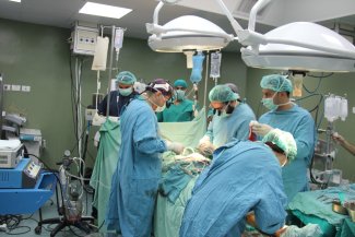 المليشيات الحوثية تهدد الأطباء في إب