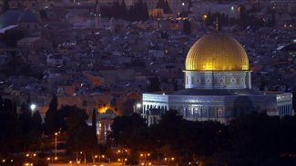  الحكومة الفلسطينية تدعو العالمين العربي والإسلامي إلى إنقاذ المقدسات 