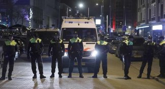  السلطات الهولندية تحقق في اعتداء يشتبه بأنه ارهابي في محطة قطارات امستردام 