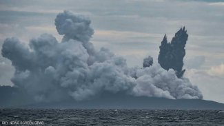 البركان الذي سبب تسونامي إندونيسيا "على حافة الموت"