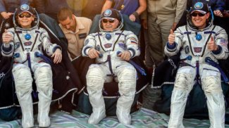 ثلاثة رواد يعودون إلى الأرض بعد 190 يومًا بمحطة الفضاء الدولية