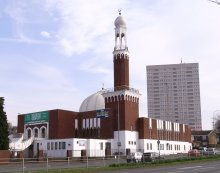 بريطانيا.. مسجد يتحول إلى مأوى للمشردين جراء العاصفة إيما