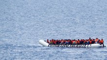 إنقاذ أكثر من 450 مهاجرا قبالة شواطئ إسبانيا
