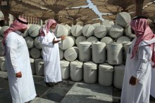 وكالة المسجد النبوي تؤمن 4000 حافظة زمزم جديدة