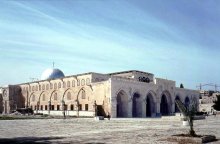 مؤسسة القدس الدولية : المسجد الأقصى بمكوناته المكانية والبشرية أمام أخطار التهويد والتقسيم والتفريغ
