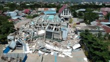 زلزال بقوة 5.4 درجات يضرب جزيرة سولاويسي في إندونيسيا