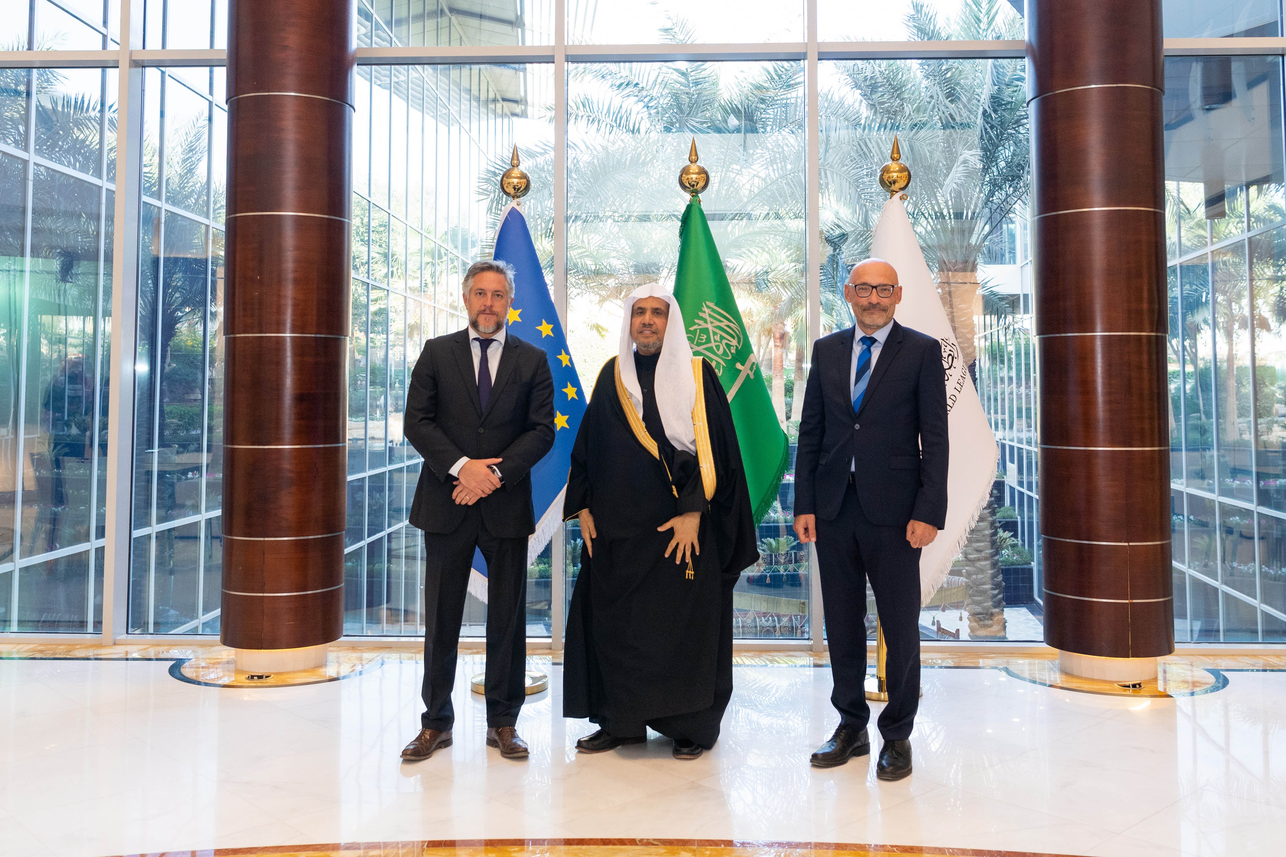 H.E. Dr. Mohammad Alissa hosted the Ambassador of the European Union to the Kingdom of Saudi Arabia, Mr. Patrick Simonet, in the presence of his deputy