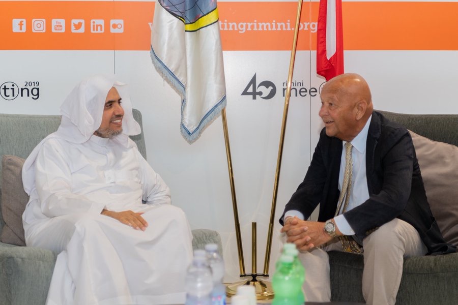 ڈاکٹر محمد العیسی نے ریمینی ورلڈ فورم کے صدر سے ملاقات کی جس میں انہوں نے رابطہ عالم اسلامی کی جدیدٹیکنالوجی سے آرائستہ ونگ کےساتھ شرکت کاخیرمقدم کیا