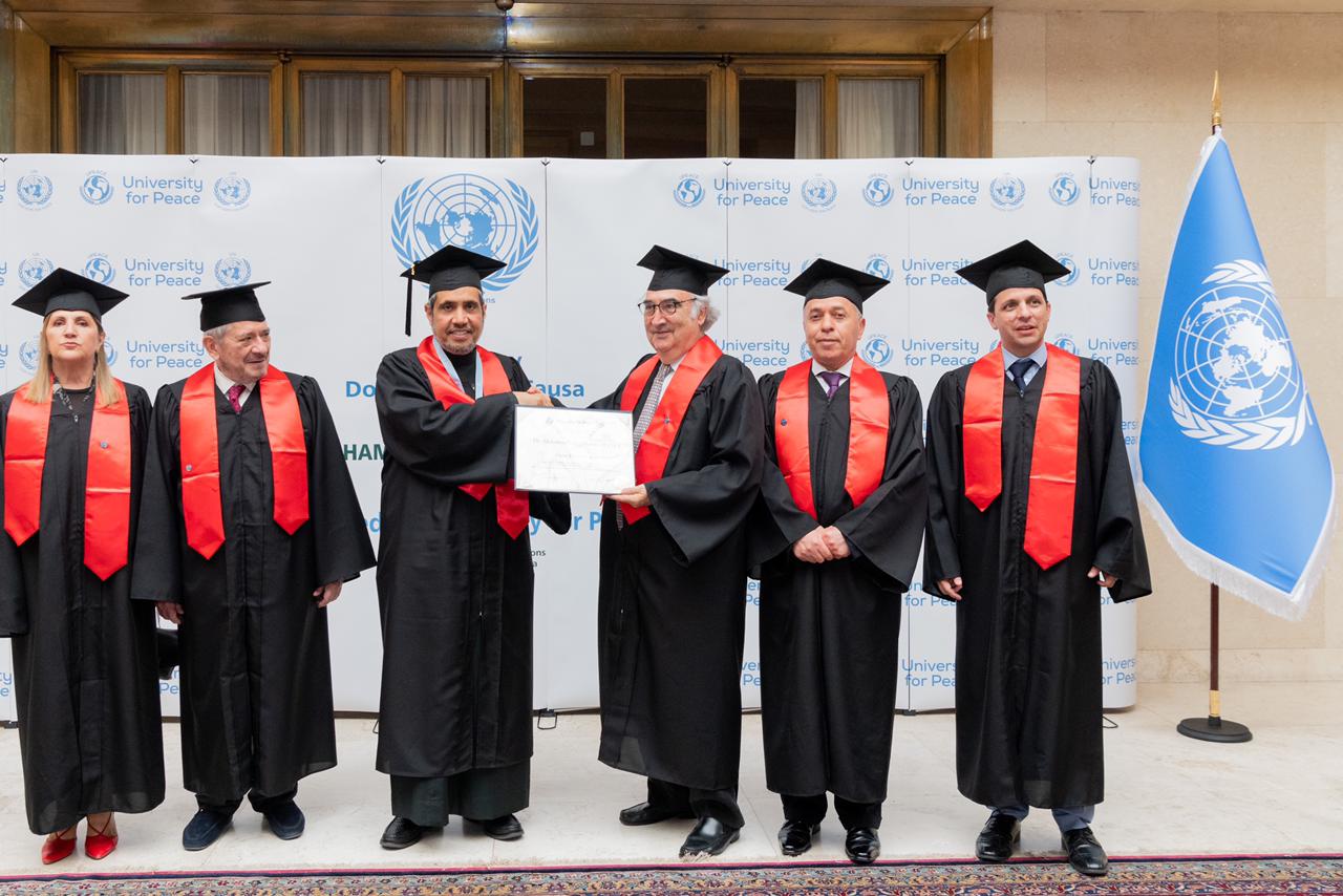 Au siège des NU à Genève en présence du vice secrétaire général les NU par le biais de son université pour la paix remet un doctorat honoris causa à Mohammad Alissa