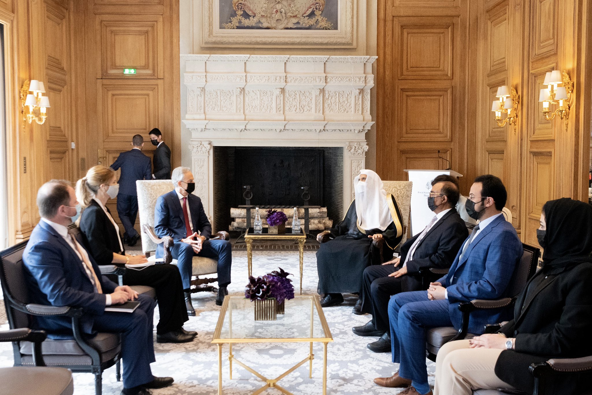 معالي الشيخ د. محمد العيسى‬⁩ يلتقي اليوم رئيس الوزراء البريطاني السابق السيد توني بلير