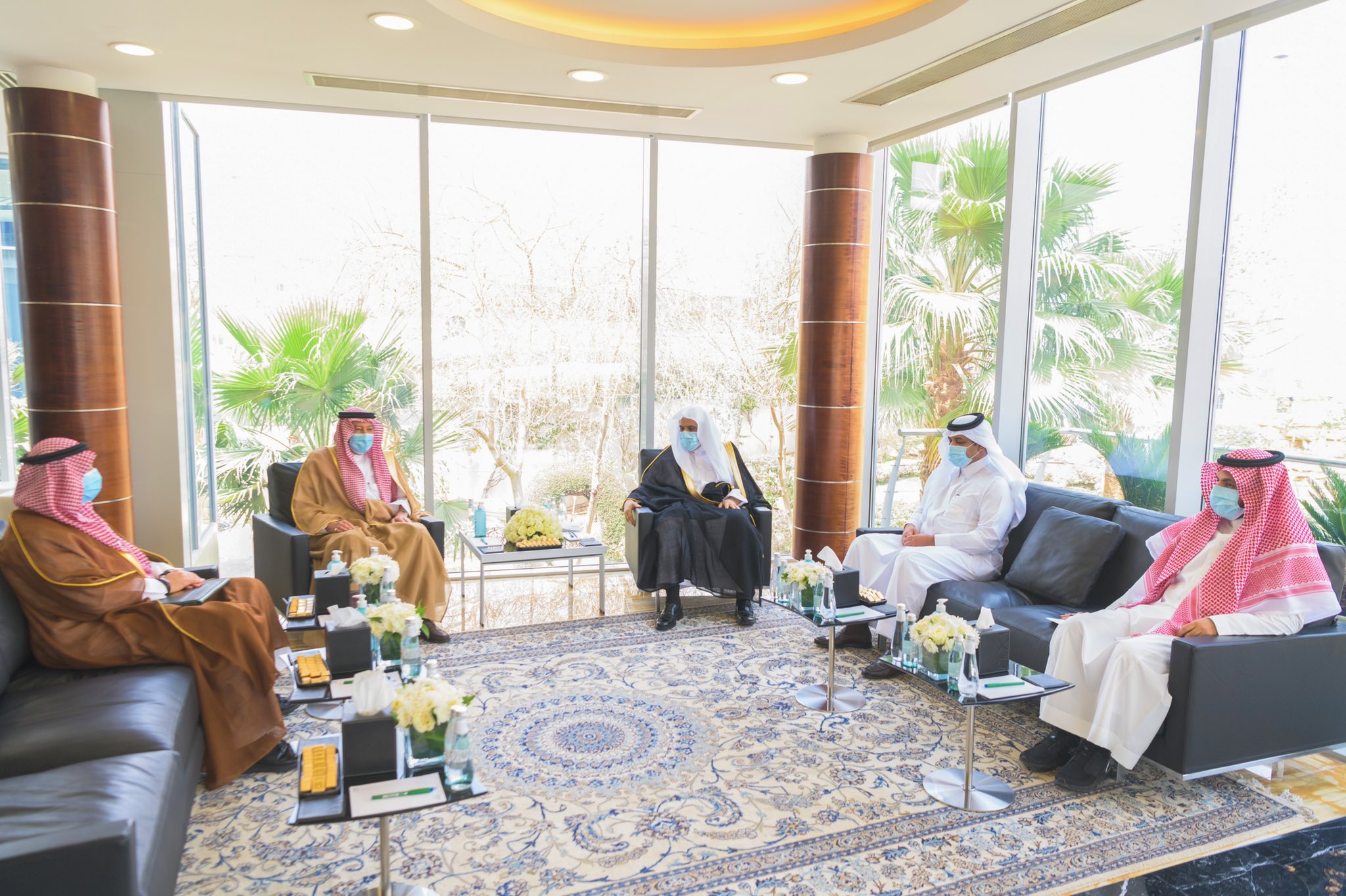 Mohammad Alissa a reçu le Vice-Ministre des Affaires étrangères saoudien Waleed ElKhaliji avec le représentant des affaires diplomatiques Fahd Assard pour un entretien sur des sujets d’intérêt commun.