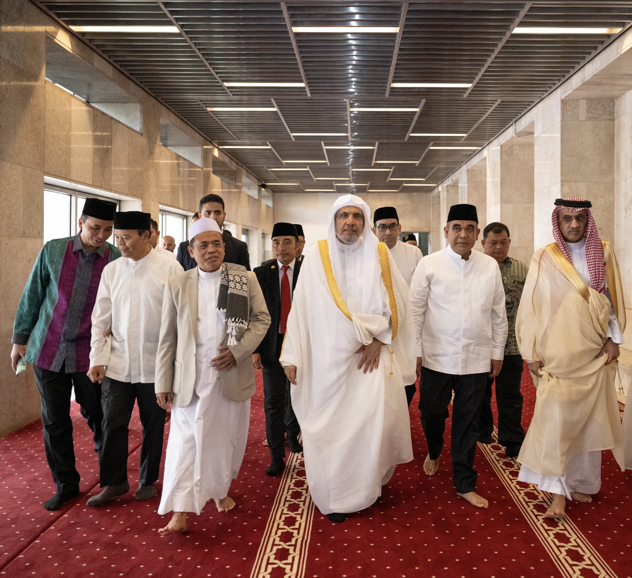 El Sheij Mohammed Al-Issa, se reunió en el salón de recepción de la mezquita Istiqlal con el Presidente del Consejo Consultivo de Indonesia