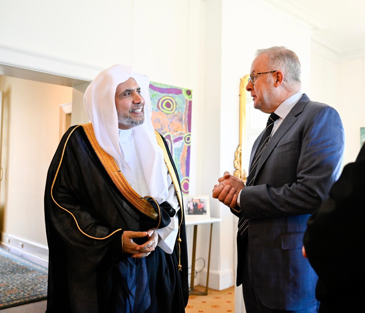 آسٹریلیا کے وزیراعظم جناب انتھونی البانیز  نے آج صبح ”سڈنی“ میں سیکرٹری جنرل رابطہ اور چیئرمین مسلم علماء کونسل، عزت مآب شیخ ڈاکٹر محمد العیسی کا استقبال کیا