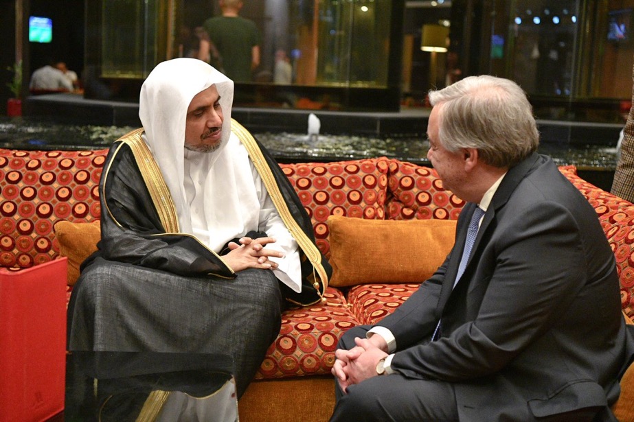 Son Exc le SG de la Ligue Islamique Mondiale Cheikh Dr. Mohamed Al-Issa, rencontrant le SG des Nations Unies pour une rencontre qui a porté sur des sujets d’intérêts communs.