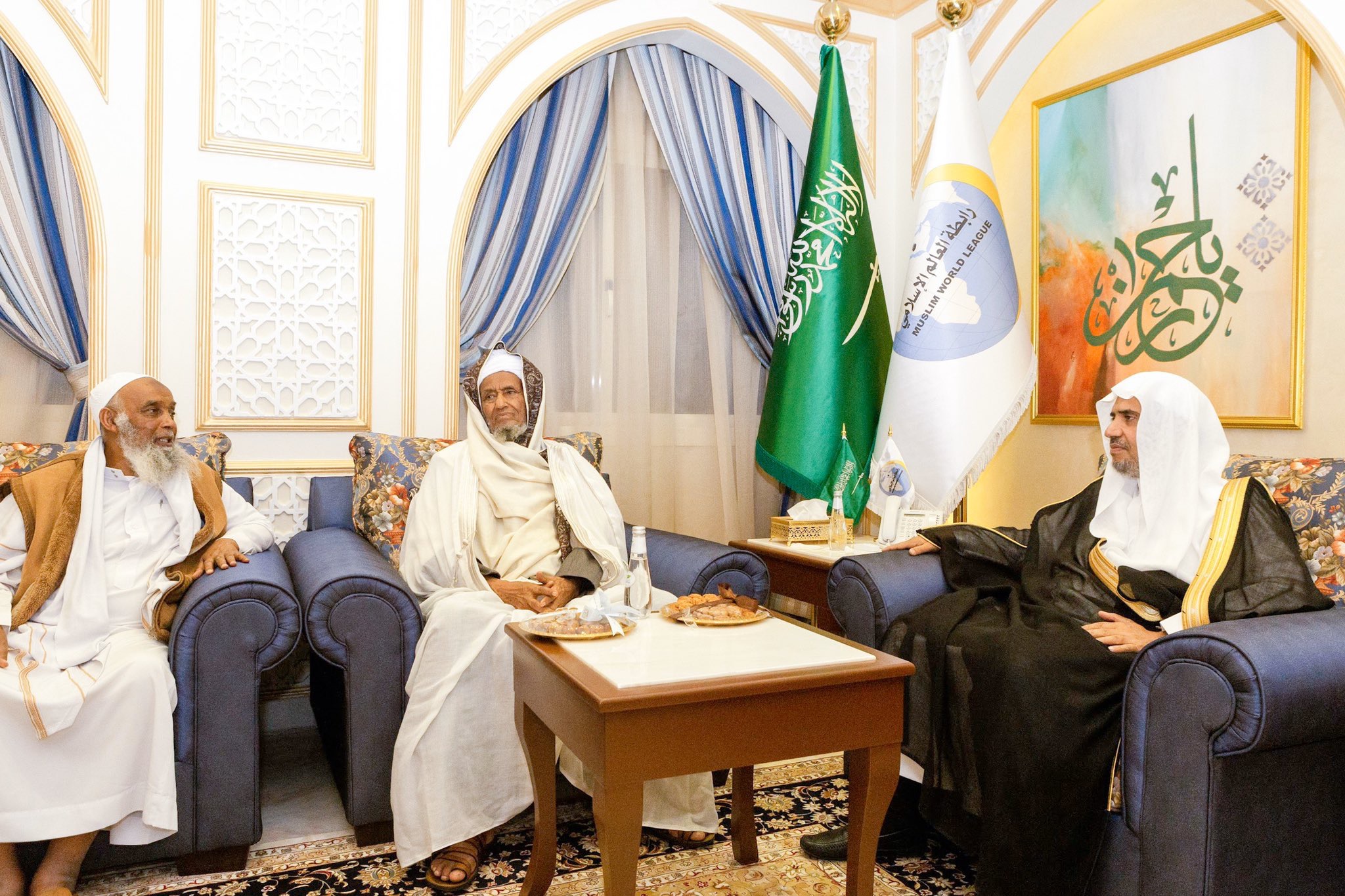 Le D.Mohammad Alissa a reçu à son bureau de Jeddah le mufti d’Ethiopie cheikh Omar Idriss ainsi que sa délégation.