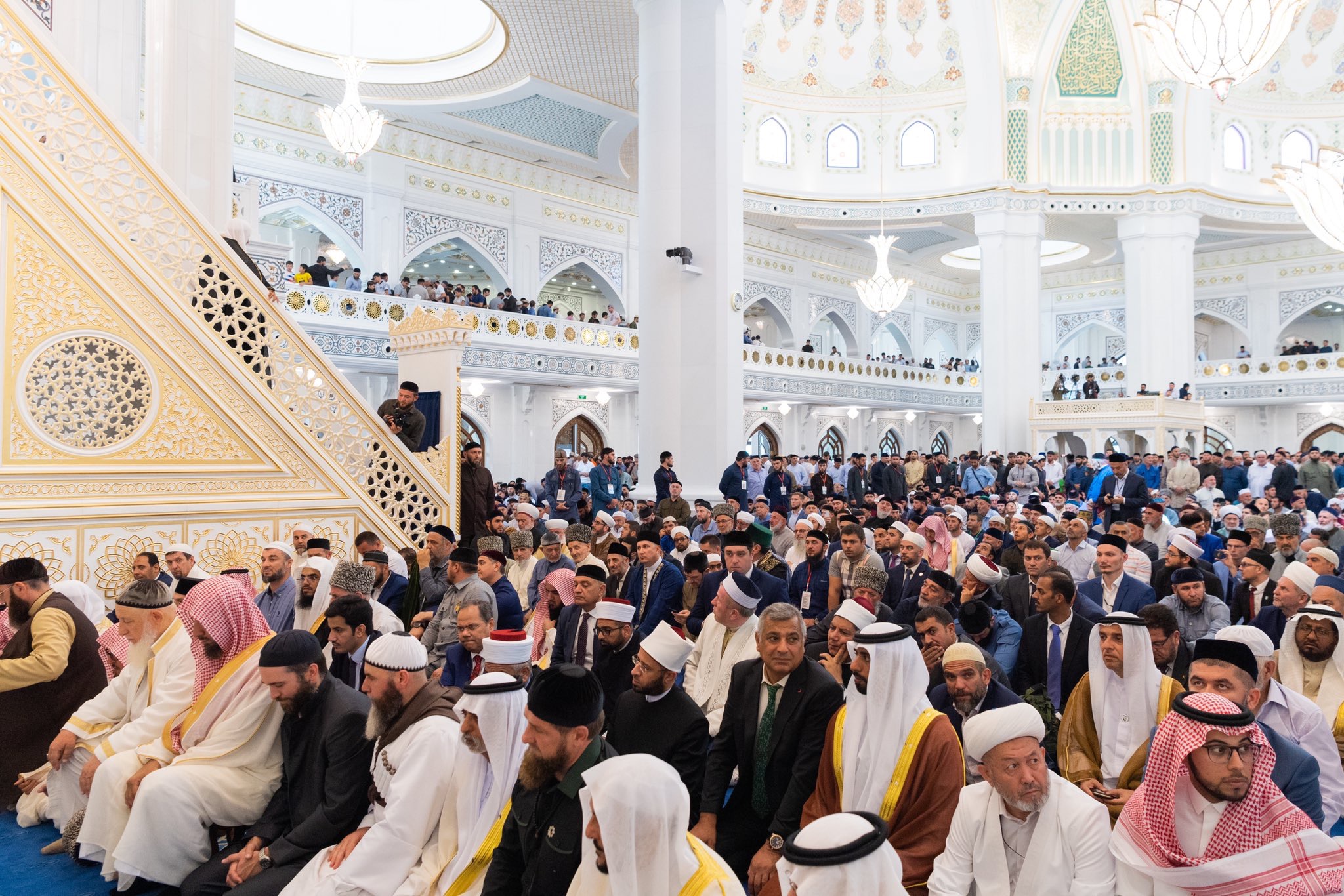 Le Président tchétchène Ramzan Kadyrov demande au D.Mohammad Alissa de faire le sermon du Vendredi dans la plus grande mosquée d’Europe après son inauguration officielle en présence de rois, de présidents de pays musulmans de savants et de ministres.