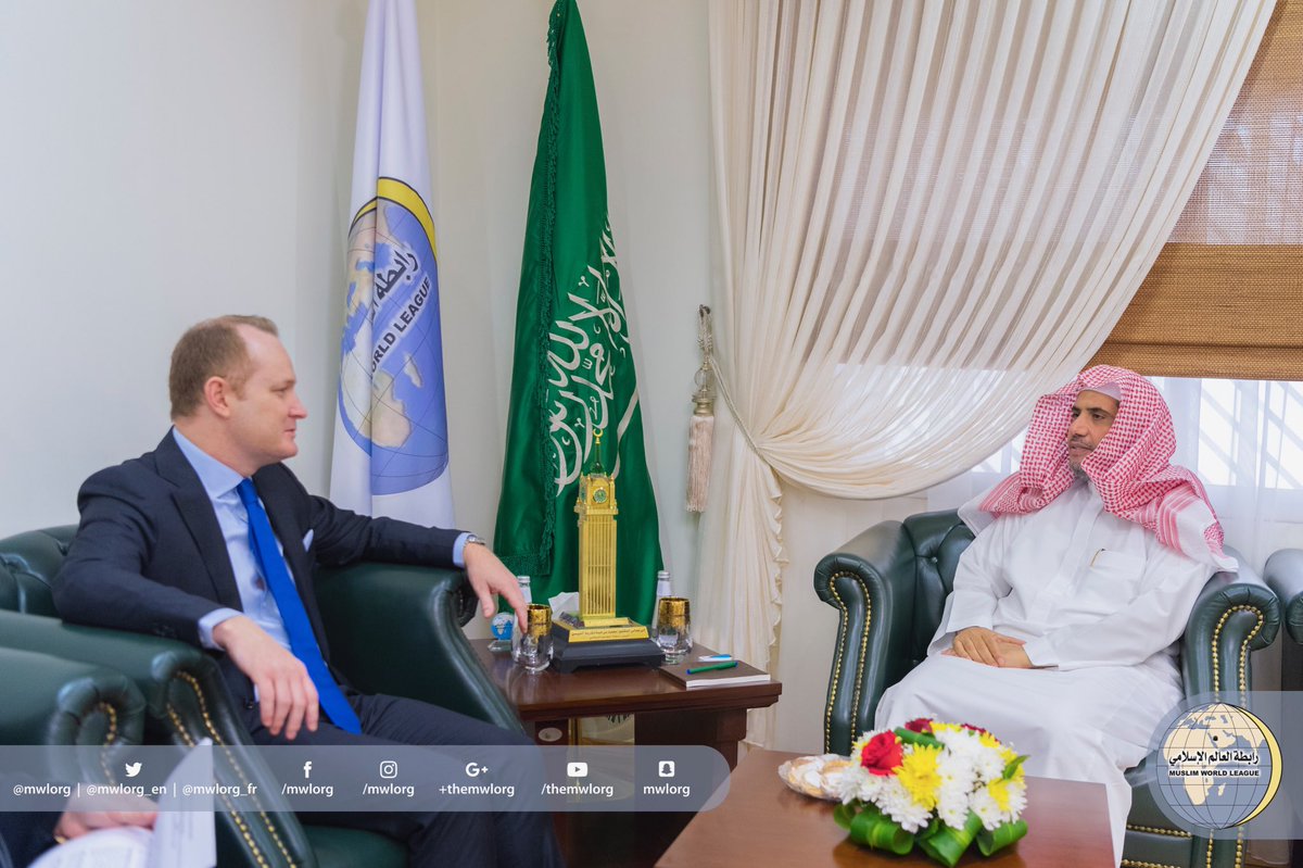 HE the SG meeting Mr. John Godfrey, Director of the political section of the US Embassy and his accompanying delegation in Riyad.