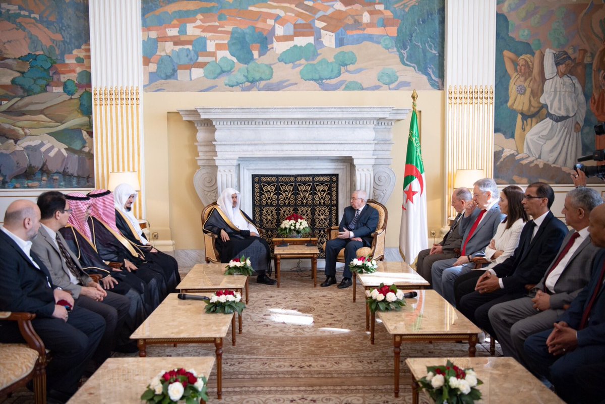 معالي رئيس ⁧مجلس الأمة⁩ الجزائري يستقبل معالي الأمين العام لرابطة العالم الإسلامي
