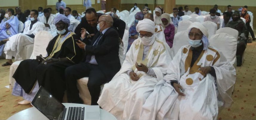 Nouakchott reçoit un symposium sur l’étude scientifique et idéologique de la Charte Mecque sur la modération, la fraternité et la lutte contre le terrorisme avec la participation de responsables politiques religieux et académiques
