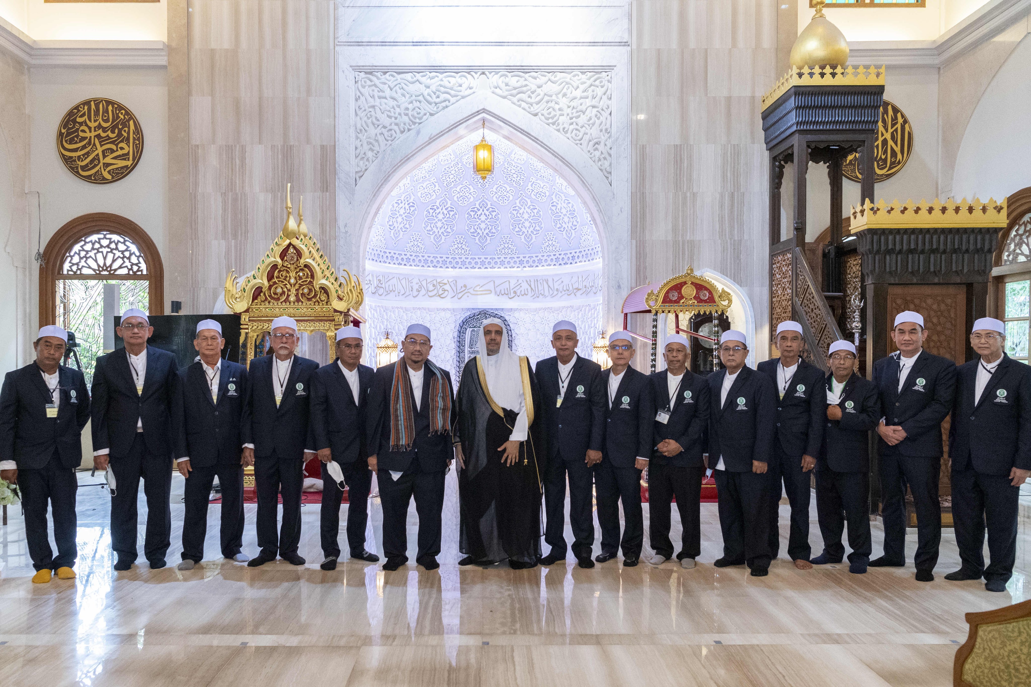 Mohammad Alissa a visité la mosquée Tun Son à Bangkok qui est considérée comme la plus ancienne mosquée du Royaume de Thaïlande construite en 1610 après JC ; le SG y a rencontré des cheikhs et des imams, afin d’échanger sur des sujets d’intérêt commun.